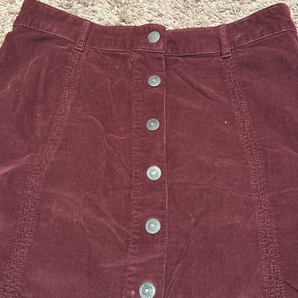 AE Maroon Skirt - Picture 4 of 4
